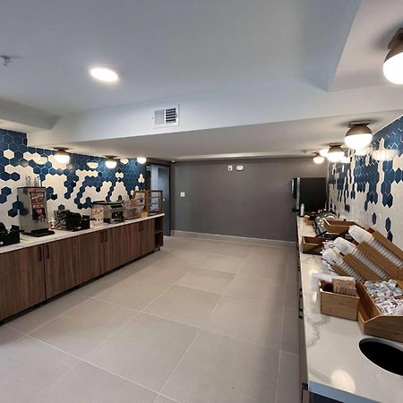 La Quinta Inn By Wyndham Columbia Ne Fort Jackson 외부 사진