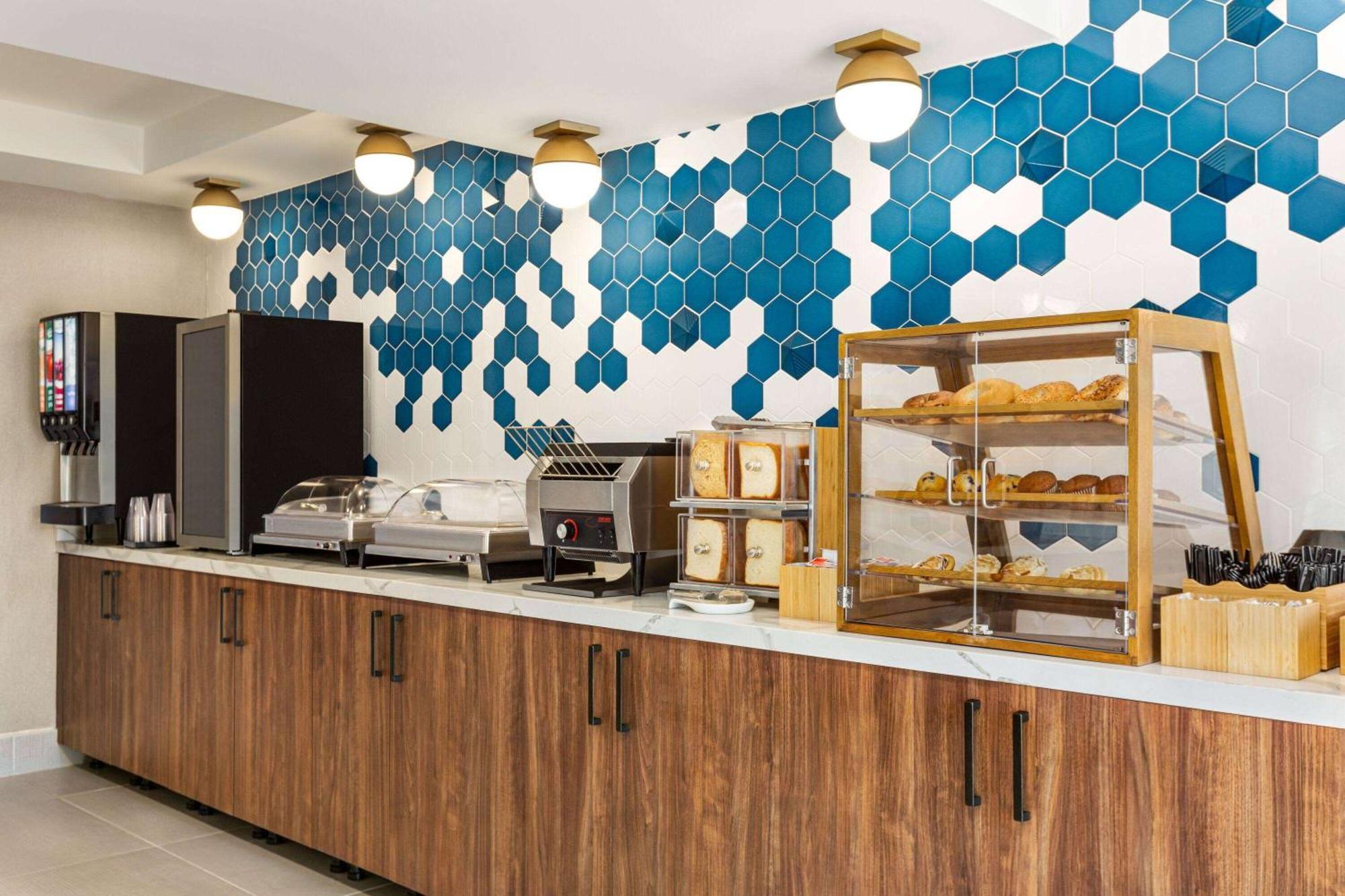 La Quinta Inn By Wyndham Columbia Ne Fort Jackson 외부 사진