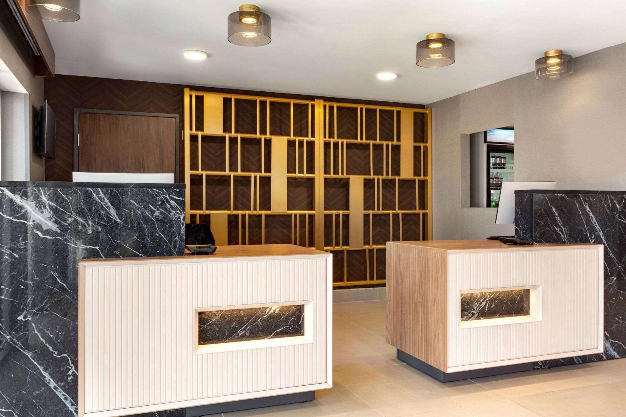 La Quinta Inn By Wyndham Columbia Ne Fort Jackson 외부 사진