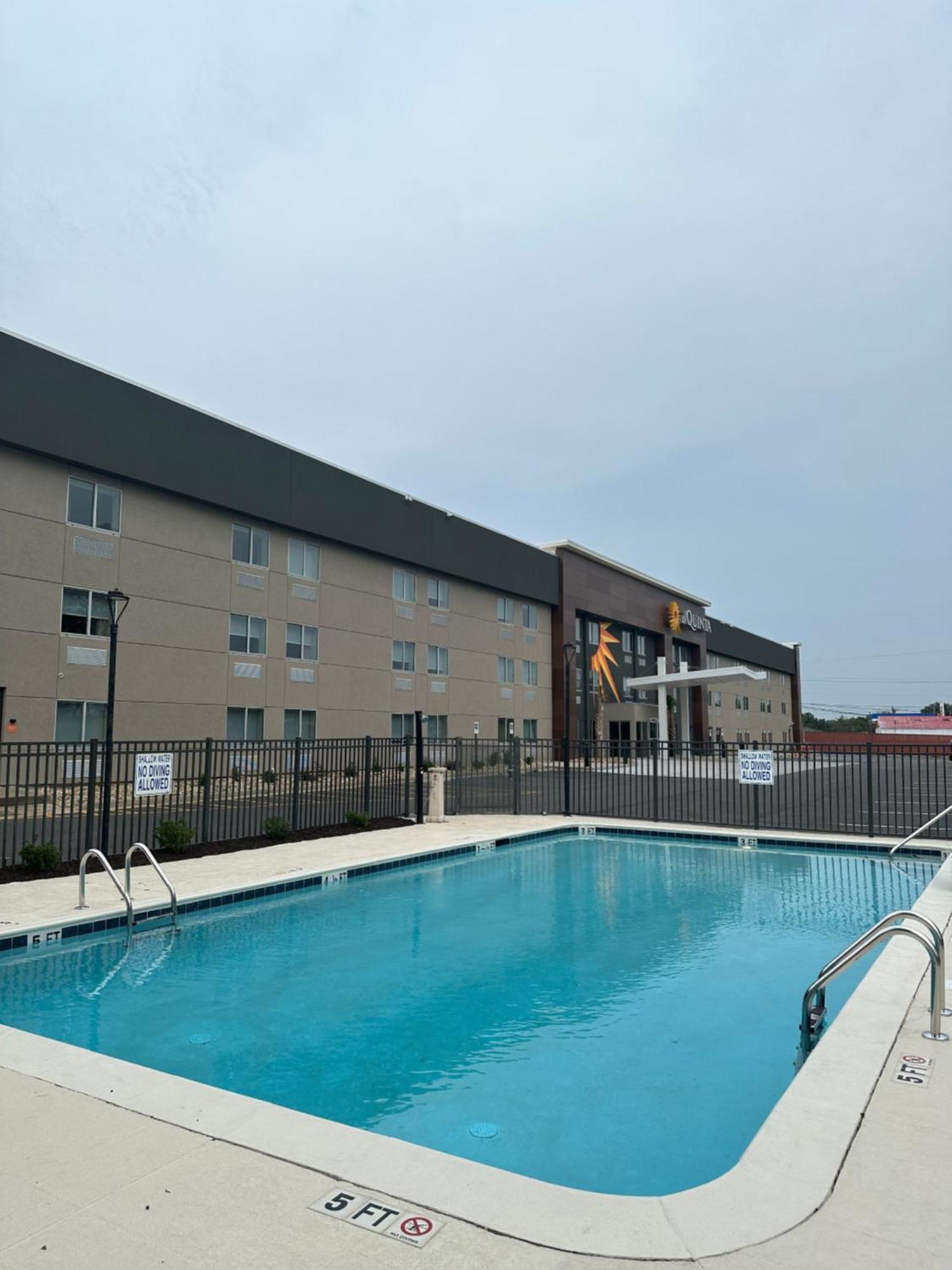 La Quinta Inn By Wyndham Columbia Ne Fort Jackson 외부 사진
